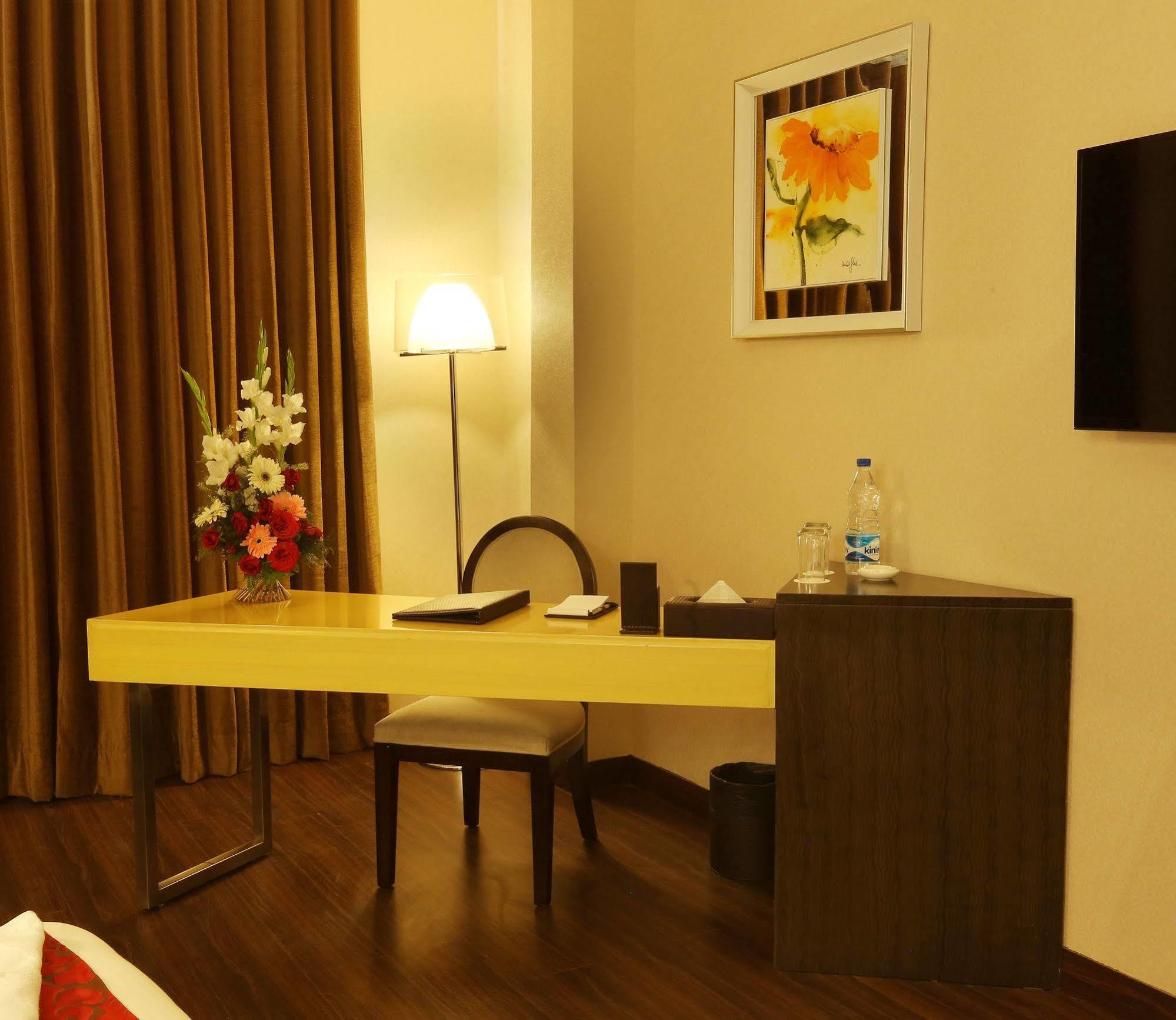 Five Elements Hotels Delhi- North Avenue Нью-Дели Экстерьер фото