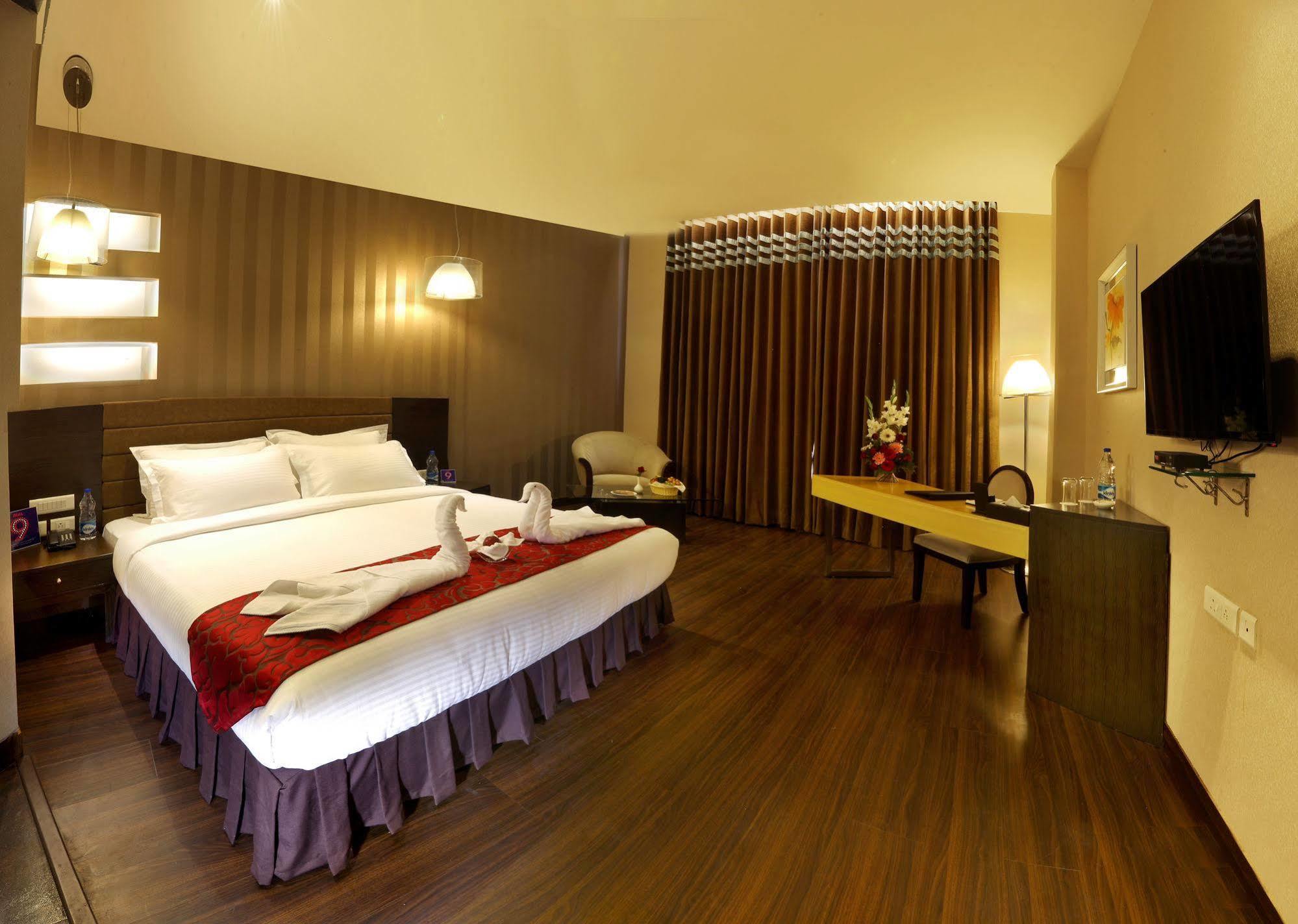 Five Elements Hotels Delhi- North Avenue Нью-Дели Экстерьер фото